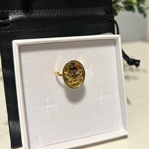 Size 6 - Gold Ring with Bee Design
